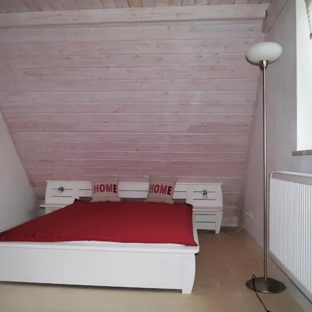 بيت للعطل Haus Himmelgrau Mit Eigenem Garten بوتبوس
